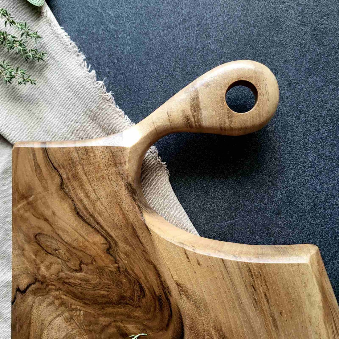 Tocator din Nuc european - casă & stil de viață - echipamente de bucătărie - accesorii de gătit - tocătoare - Artynos.ro