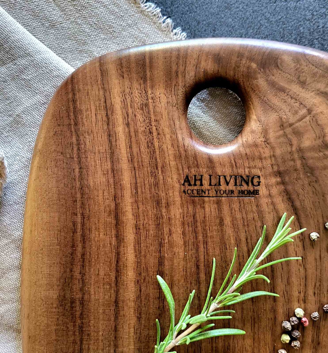 Platou servire din lemn de Nuc American - casă & stil de viață - echipamente de bucătărie - accesorii de gătit - tocătoare - Artynos.ro