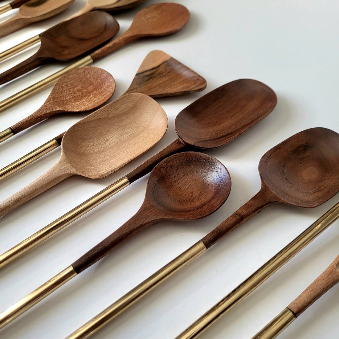 Lingurita din lemn cu coada de alama - casă & stil de viață - echipamente de bucătărie - accesorii de servire - linguri și furculițe artizanale - Artynos.ro