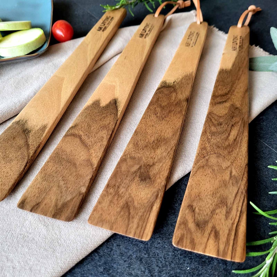 Spatula  din Nuc european - casă & stil de viață - echipamente de bucătărie - accesorii de gătit - tocătoare - Artynos.ro