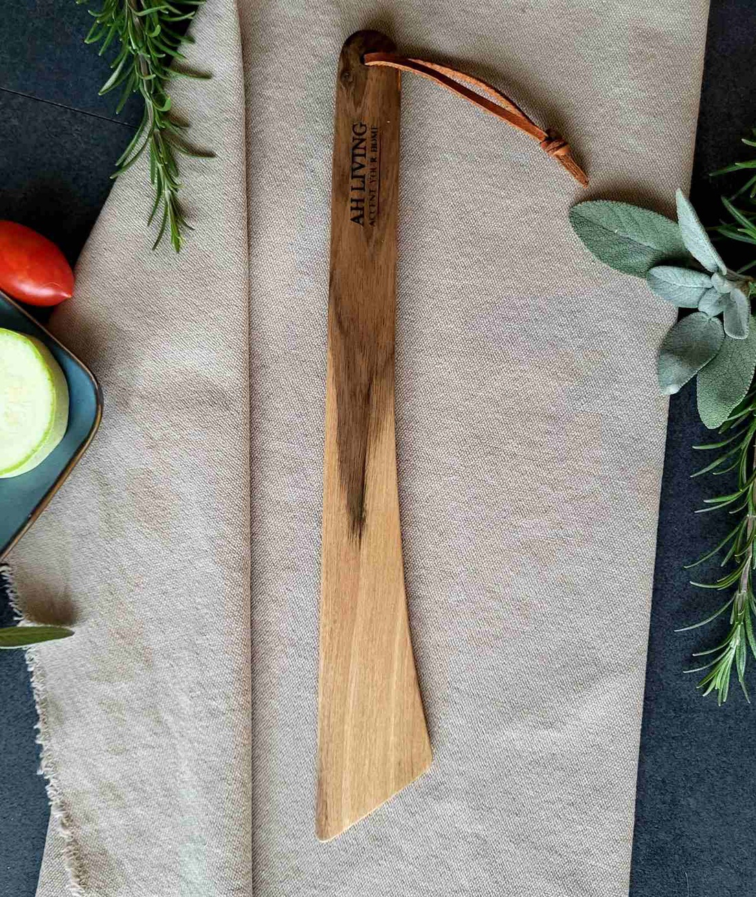 Spatula unghiulară din Nuc european - casă & stil de viață - echipamente de bucătărie - accesorii de gătit - tocătoare - Artynos.ro