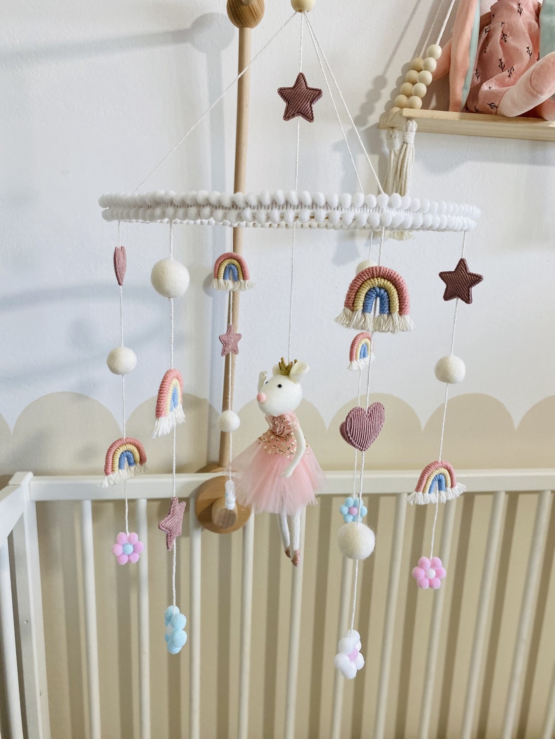 Pastel Dream Pivot pentru pătuț cu șoarece balerină - Pivot pentru bebeluș balerină cu curcubee macrame, pivotare pătuț pastel - - Artynos.ro Pastel Dream Pivot pentru pătuț cu șoarece balerină - Pivot pentru bebeluș balerină cu curcubee macrame, pivotare pătuț pastel - - Artynos.ro