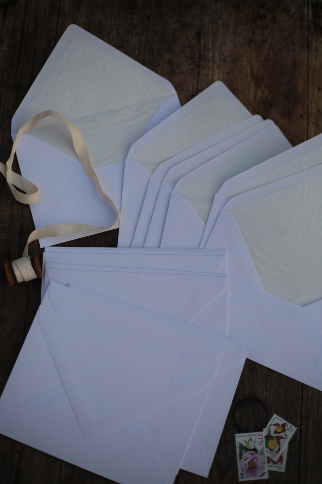 plic căptușit cu hârtie tissue - C6 - 25 bucăți - - Artynos.ro plic căptușit cu hârtie tissue - C6 - 25 bucăți - - Artynos.ro