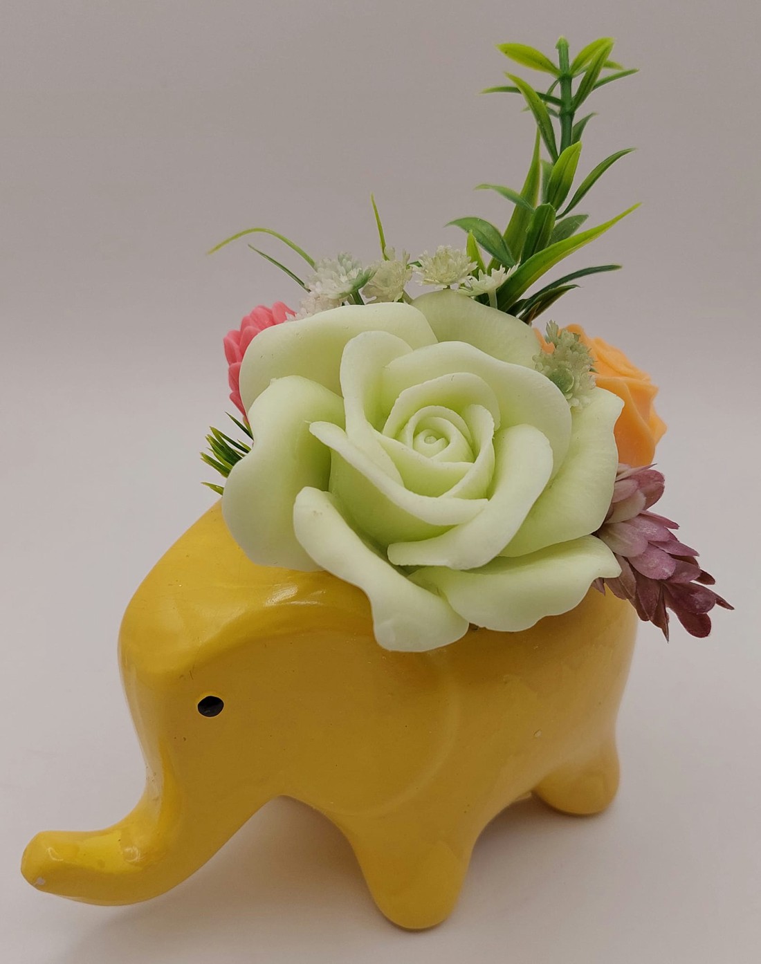 Elefant ceramic cu flori de săpun -  - Artynos.ro