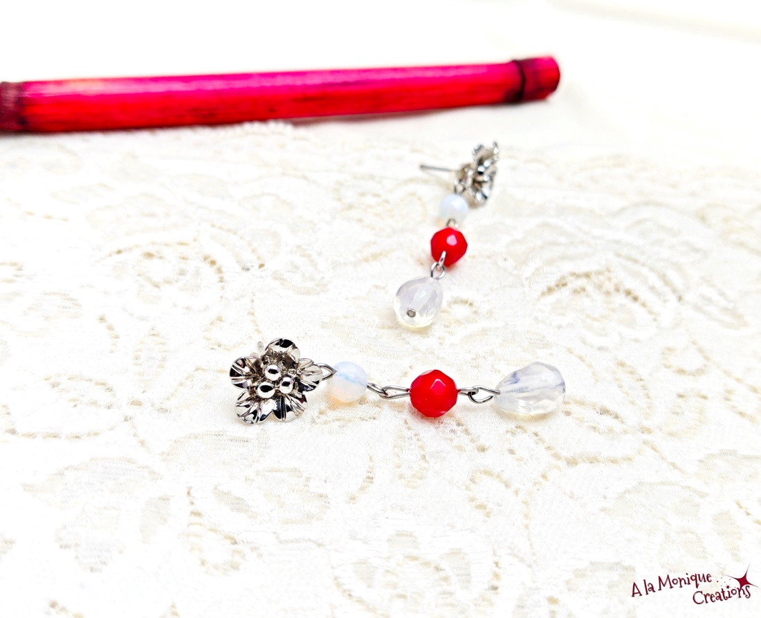 Cercei de Craciun cu coral rosu si opalit - bijuterii - cercei - cercei lungi - Artynos.ro