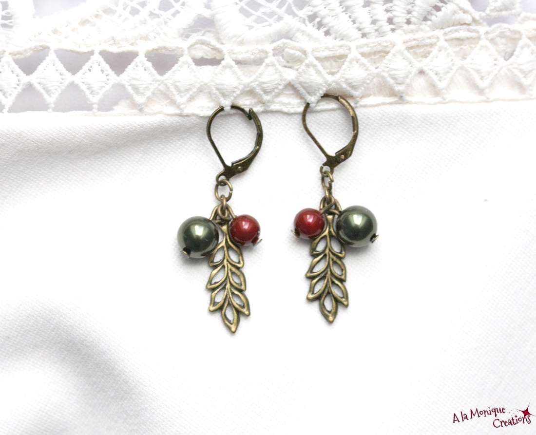 Cercei cu perle verzi si bordo - bijuterii - cercei - cercei lungi - Artynos.ro