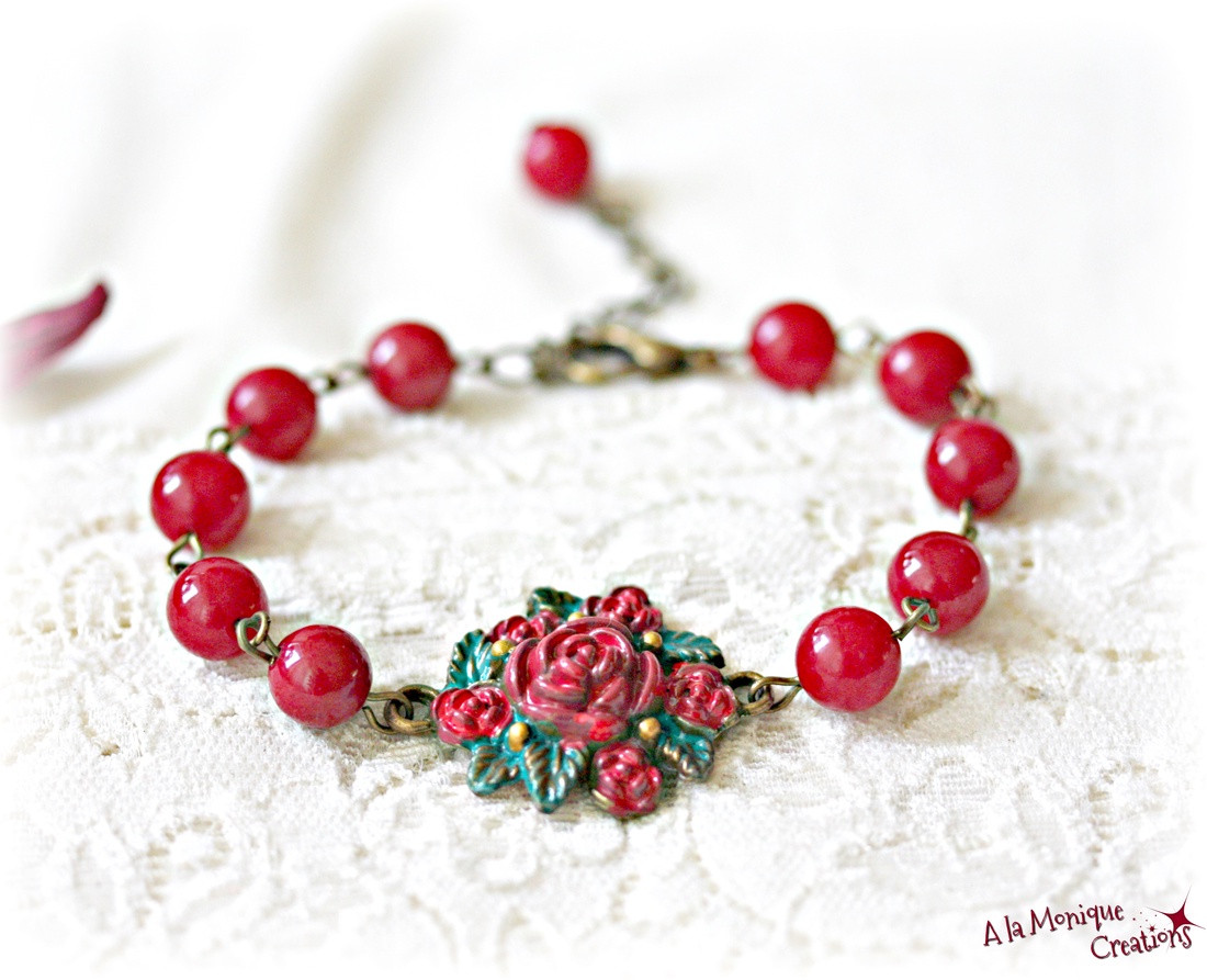 Bratara cu coronita de Craciun - bijuterii - brățări - brățări din perle - Artynos.ro