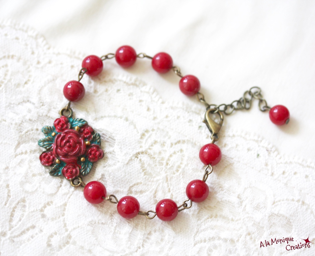 Bratara cu coronita de Craciun - bijuterii - brățări - brățări din perle - Artynos.ro