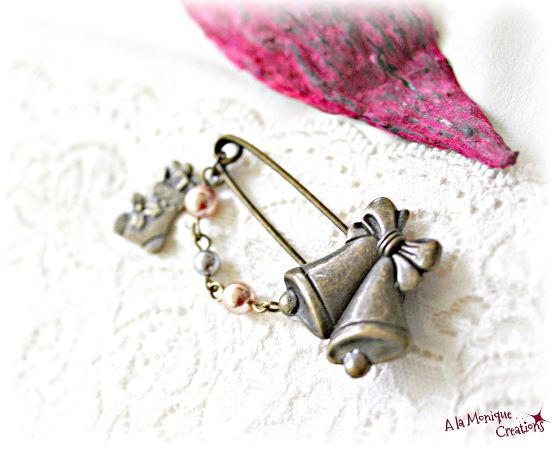 Brosa cu clopotei si perle - bijuterii - broșe - Artynos.ro