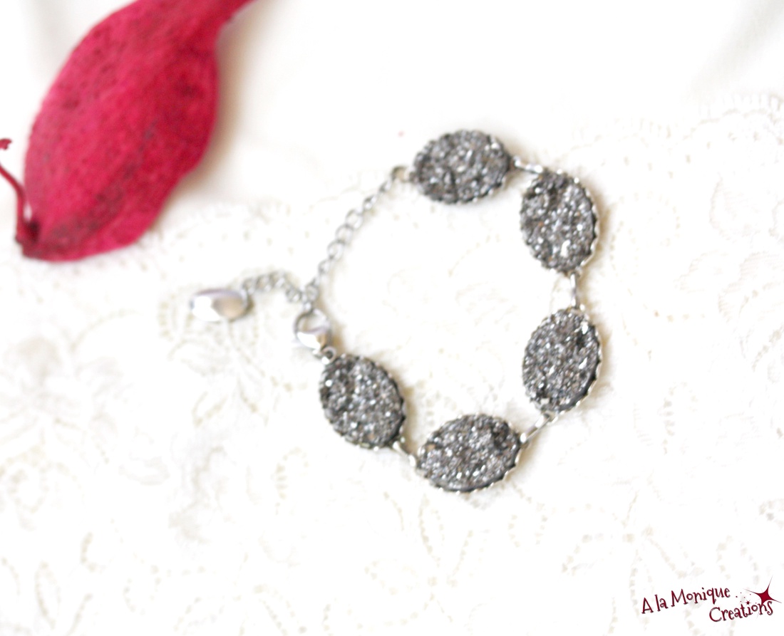 Bratara cu druzy gri argintiu - bijuterii - brățări - brățări din mărgele - Artynos.ro