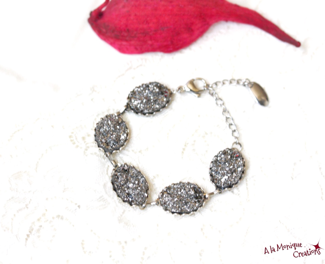 Bratara cu druzy gri argintiu - bijuterii - brățări - brățări din mărgele - Artynos.ro