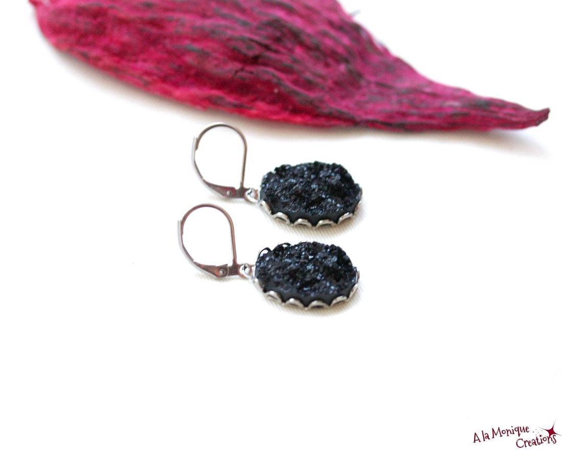 Cercei cu druzy negru - bijuterii - cercei - cercei din rășină - Artynos.ro