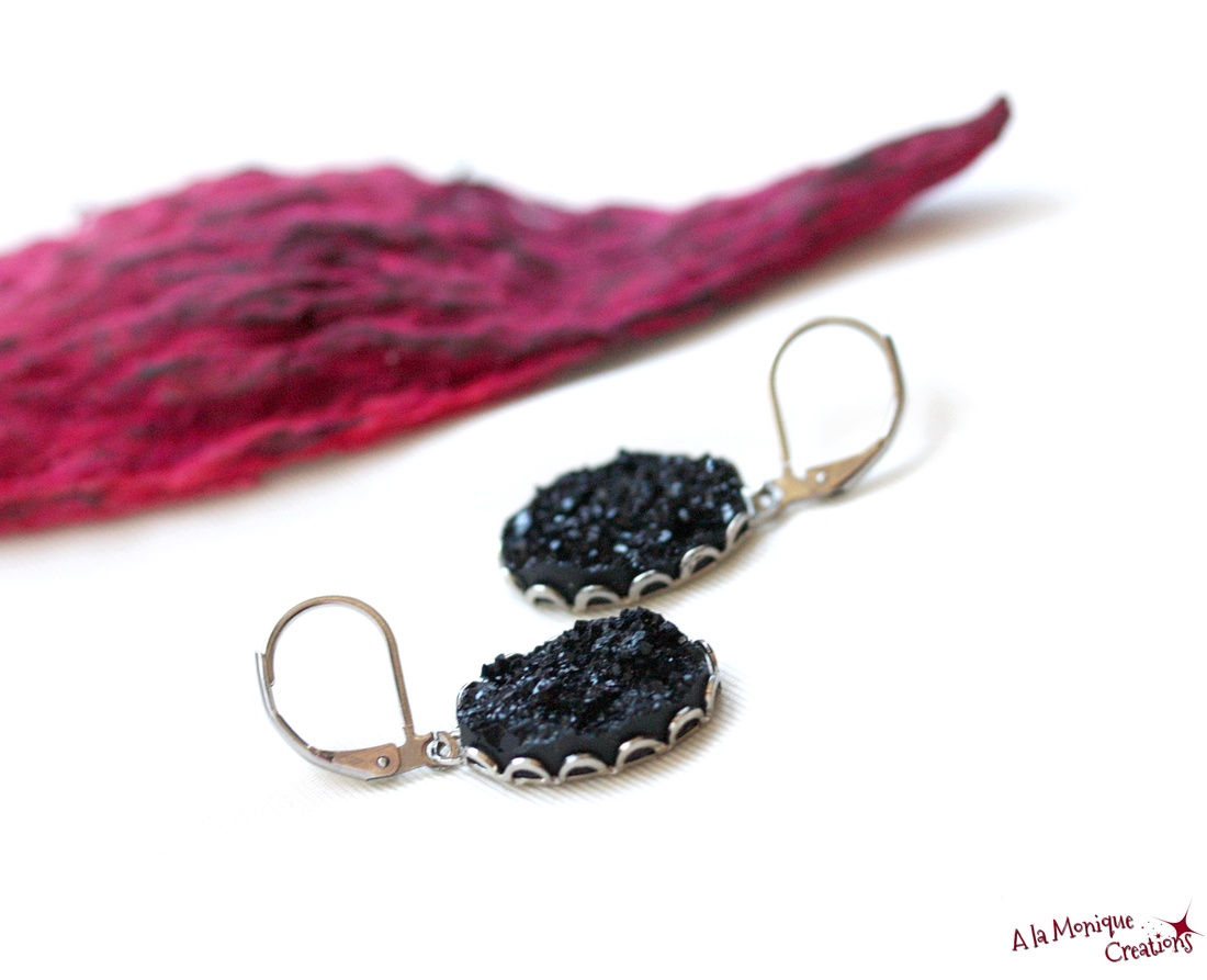 Cercei cu druzy negru - bijuterii - cercei - cercei din rășină - Artynos.ro