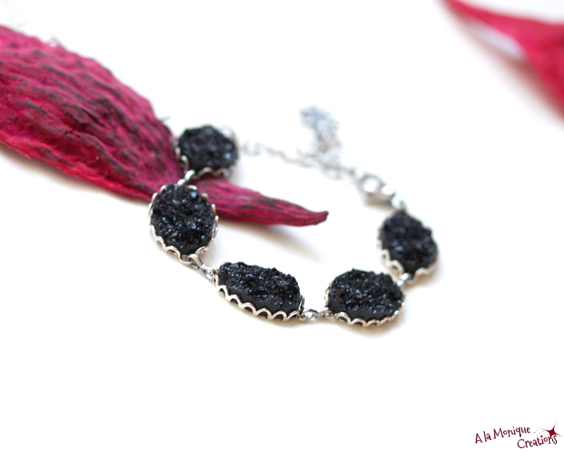 Bratara cu druzy negru - bijuterii - brățări - brățări din mărgele - Artynos.ro