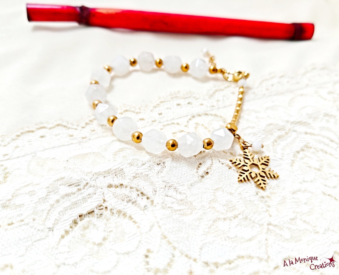 Bratara cu jad alb si fulg de zapada auriu - bijuterii - brățări - brățări din pietre semiprețioase - Artynos.ro