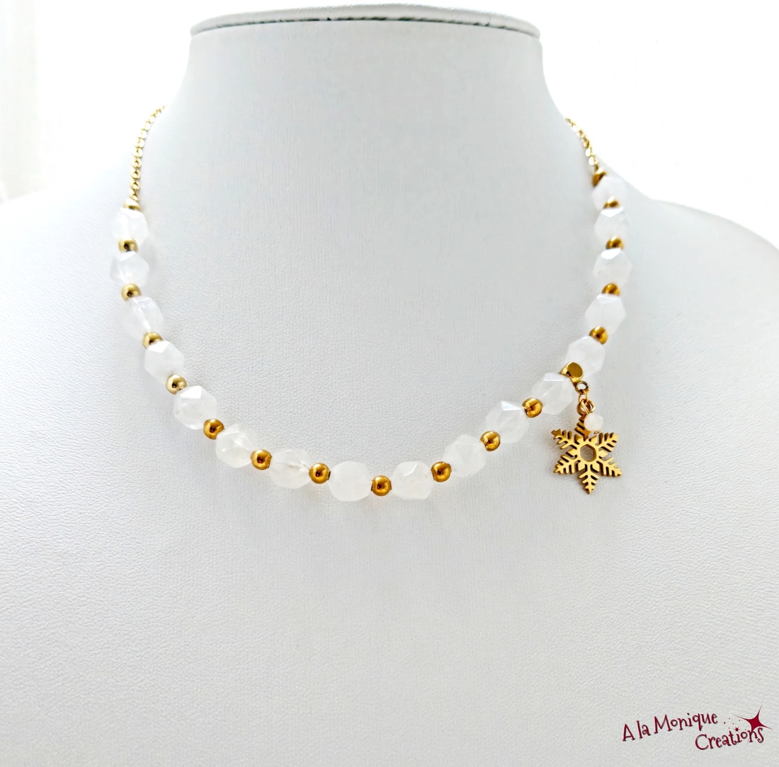 Colier cu jad alb si fulg de zapada auriu - bijuterii - coliere - coliere cu pandative - Artynos.ro