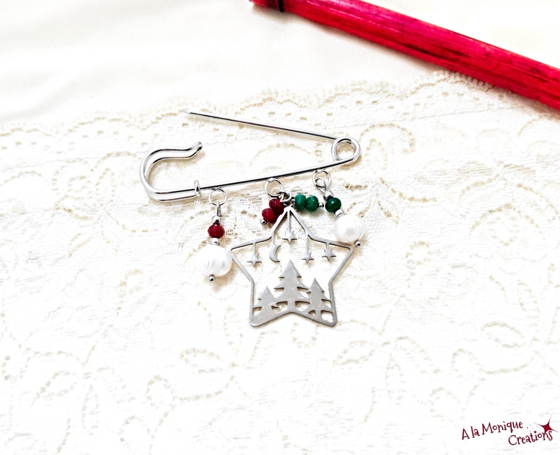 Brosa de Craciun cu perle si jad - bijuterii - broșe - Artynos.ro