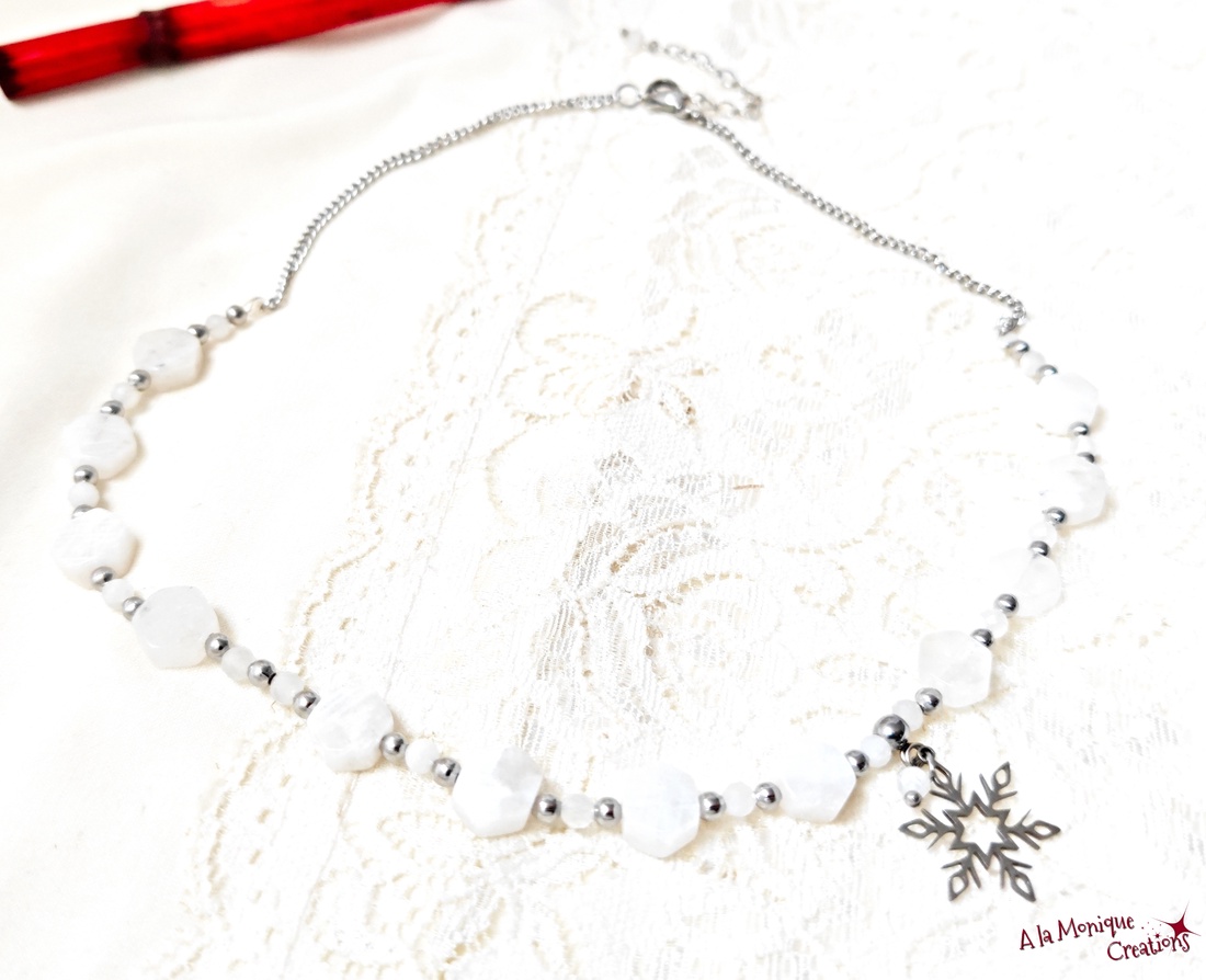 Colier cu jad piatra lunii si fulg de zapada  - bijuterii - coliere - coliere cu pandative - Artynos.ro