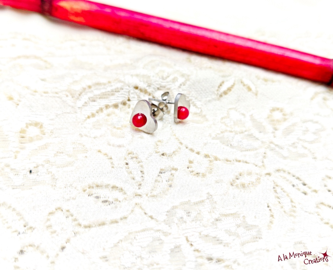 Cercei cu inimi de jad rosu - bijuterii - cercei - cercei din pietre semiprețioase - Artynos.ro