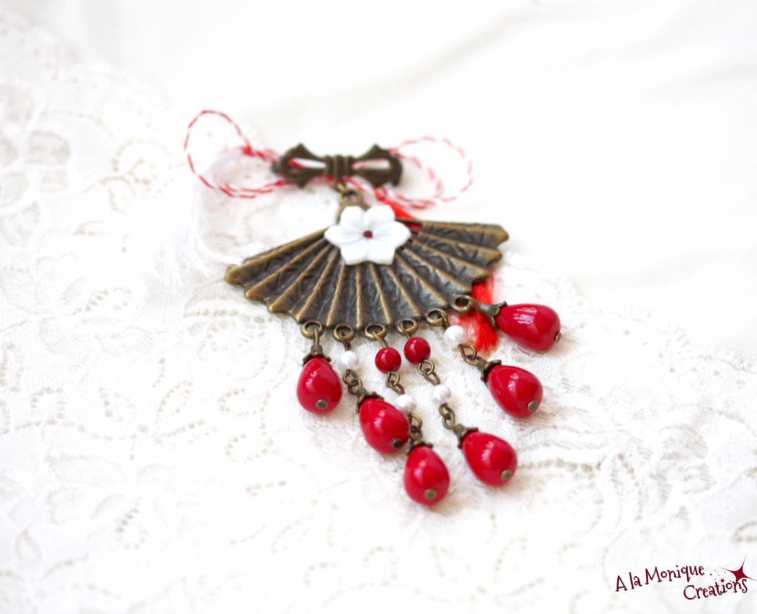 Brosa evantai cu perle si floare de sidef - bijuterii - mărțișor - Artynos.ro