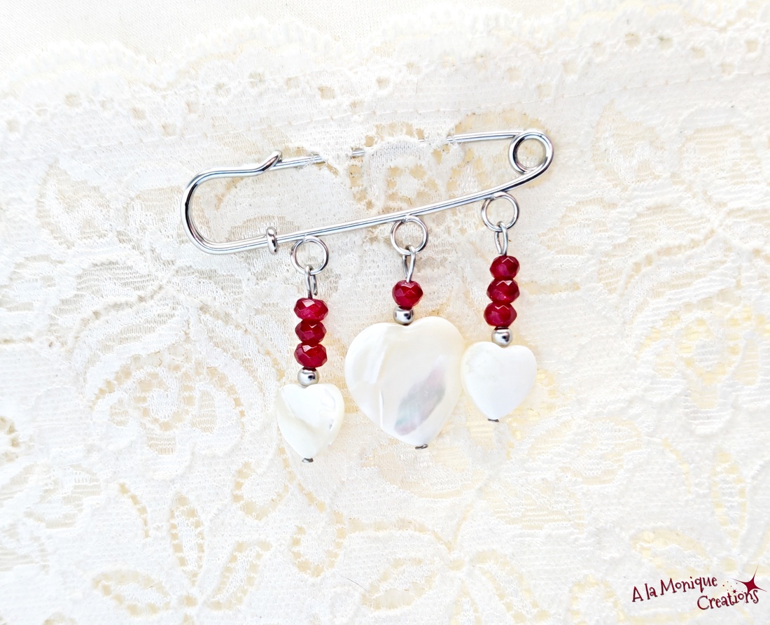 Brosa cu inimi de sidef si jad grena - bijuterii - broșe - Artynos.ro