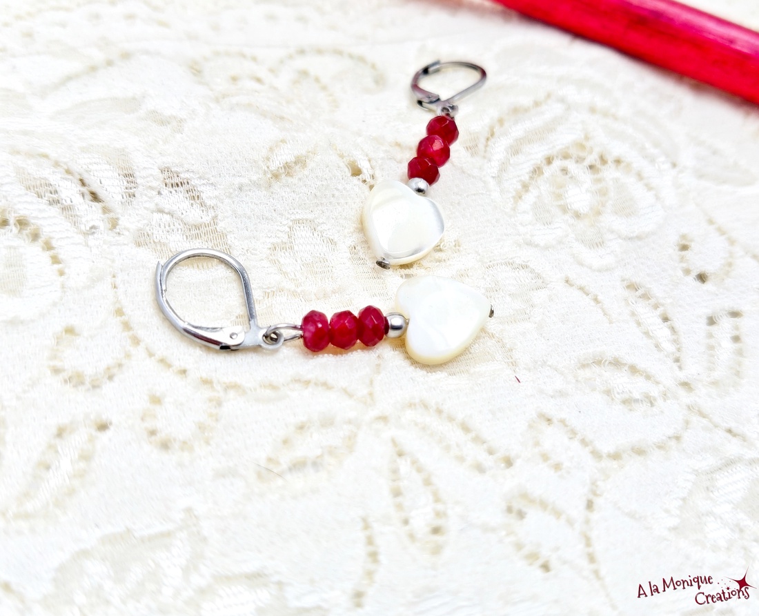 Cercei cu inimi de sidef si jad grena - bijuterii - cercei - cercei din pietre semiprețioase - Artynos.ro