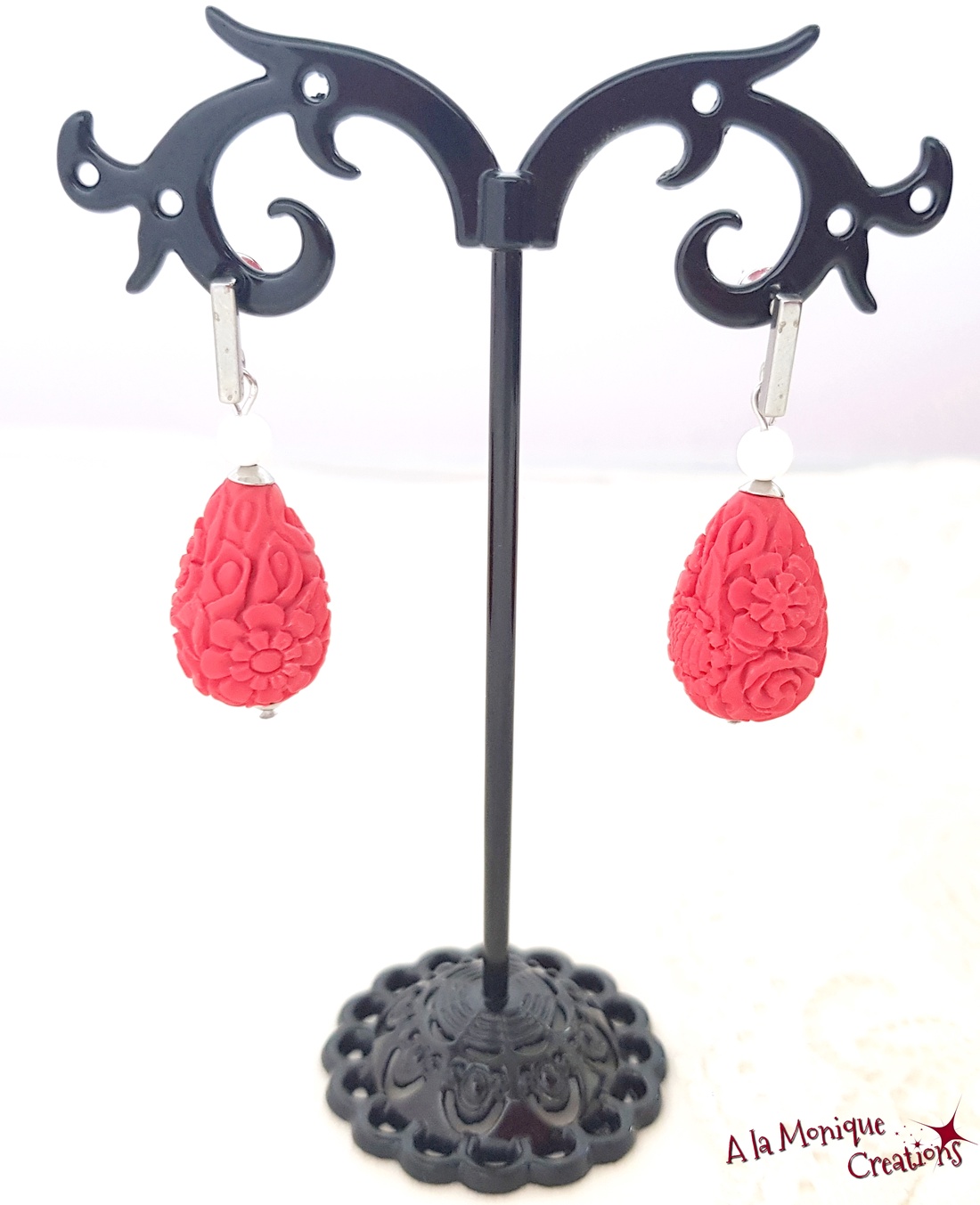 Cercei cu cinabru si jad alb - bijuterii - mărțișor - Artynos.ro