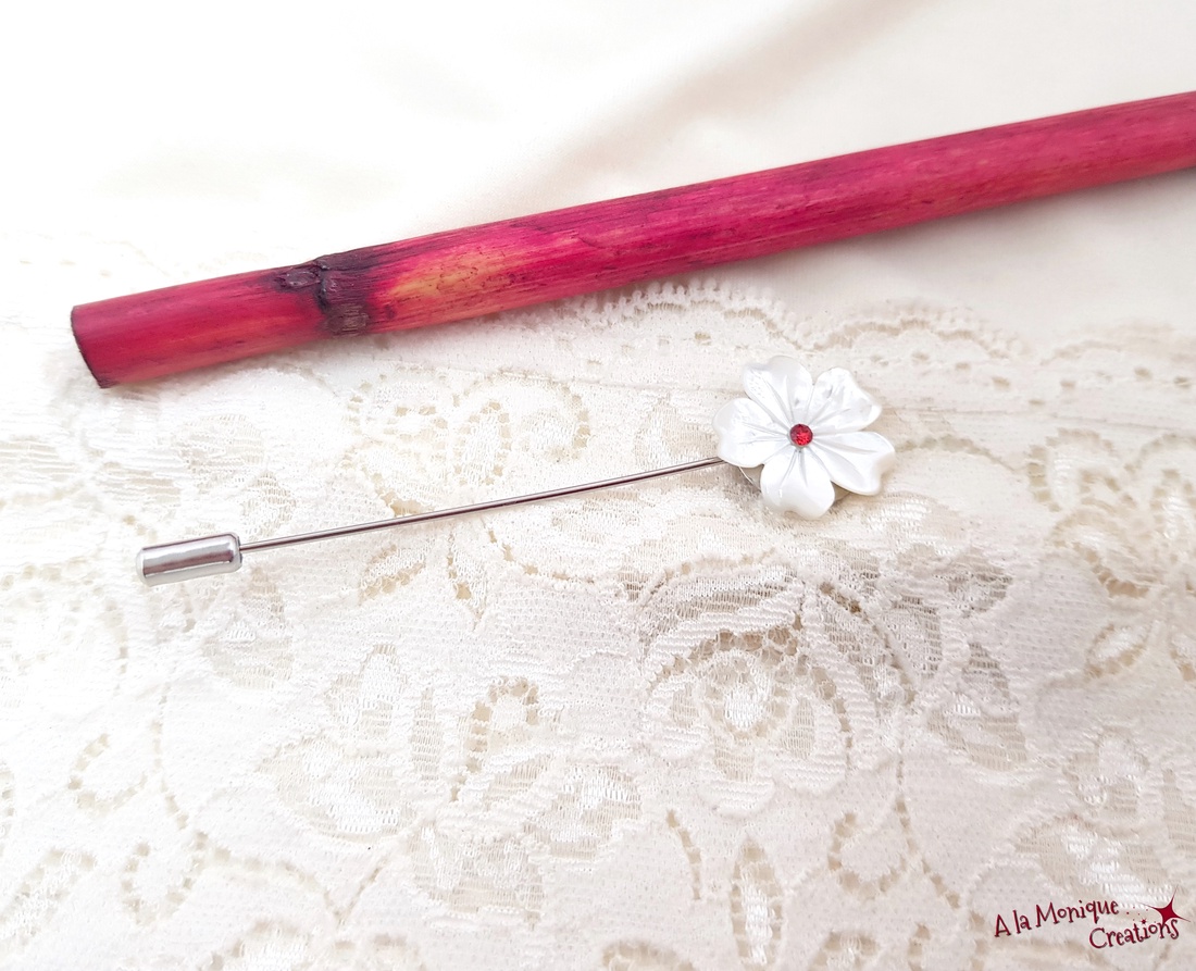 Brosa cu floare de sidef - bijuterii - mărțișor - Artynos.ro