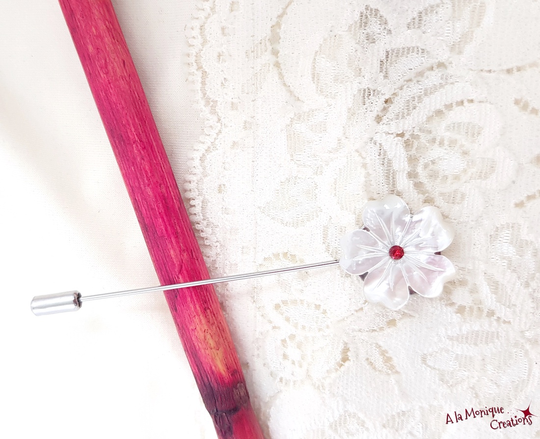 Brosa cu floare de sidef - bijuterii - mărțișor - Artynos.ro