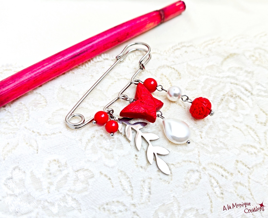 Brosa cu cinabru si perle albe - bijuterii - mărțișor - Artynos.ro