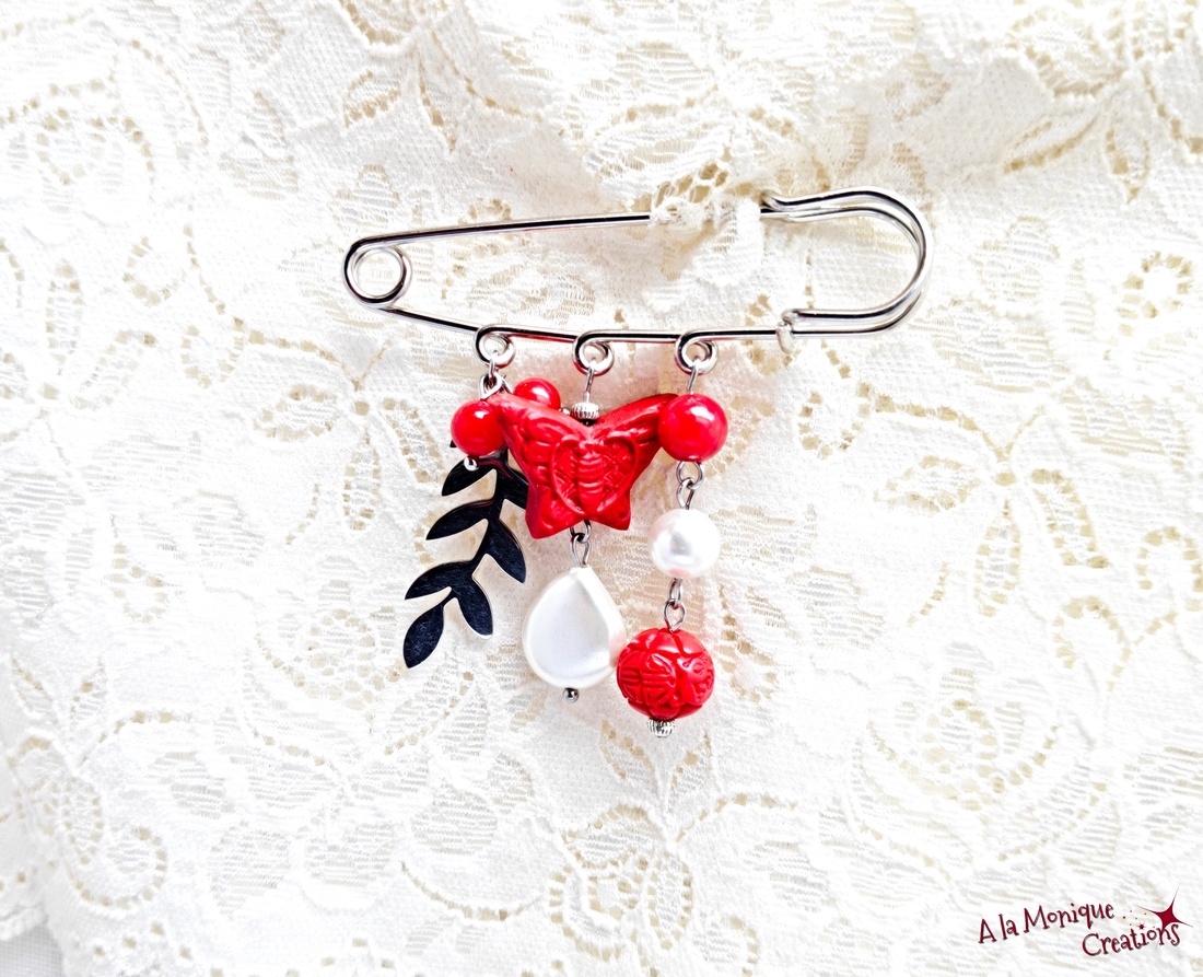 Brosa cu cinabru si perle albe - bijuterii - mărțișor - Artynos.ro