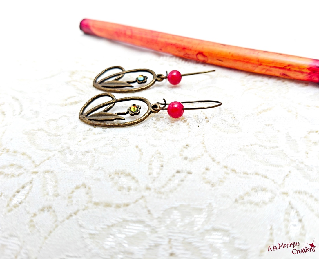 Cercei cu flori rosii - bijuterii - cercei - cercei din pietre semiprețioase - Artynos.ro