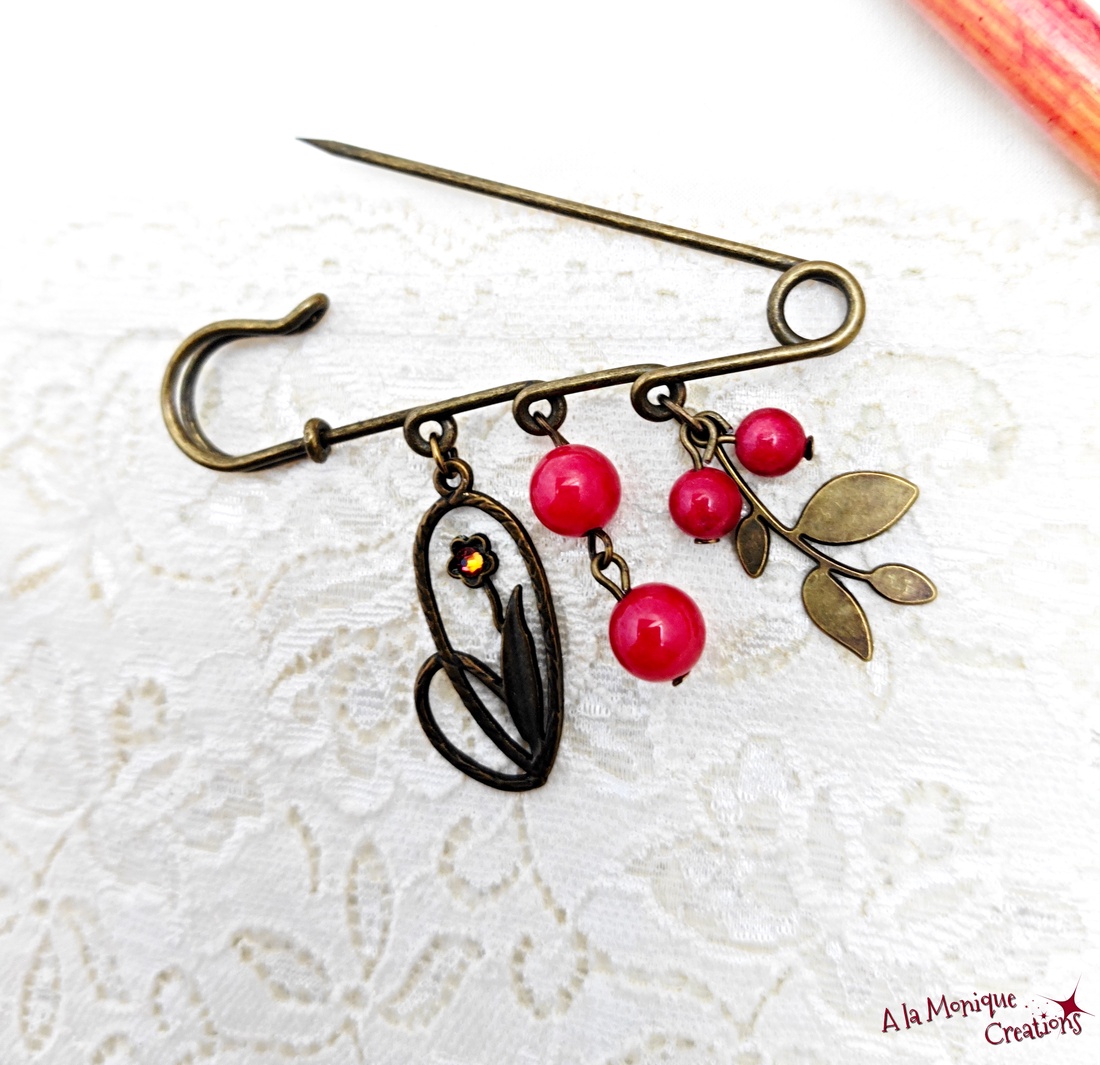 Brosa cu floare rosie - bijuterii - mărțișor - Artynos.ro