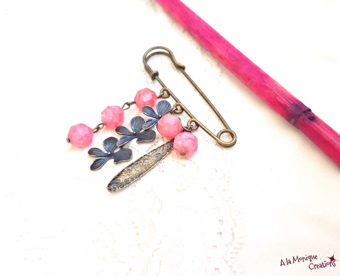 Brosa cu flori si rodocrozit - bijuterii - broșe - Artynos.ro