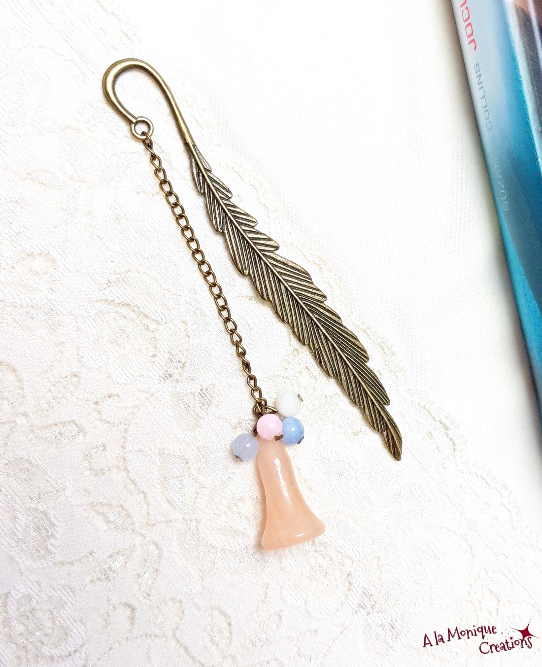 Semn de carte cu floare de calcit si cuart - cărți și creații cu tematică muzicală, cadouri - semn de carte - Artynos.ro