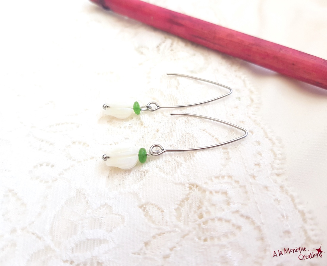 Cercei cu sidef alb si jad verde - bijuterii - cercei - cercei din pietre semiprețioase - Artynos.ro