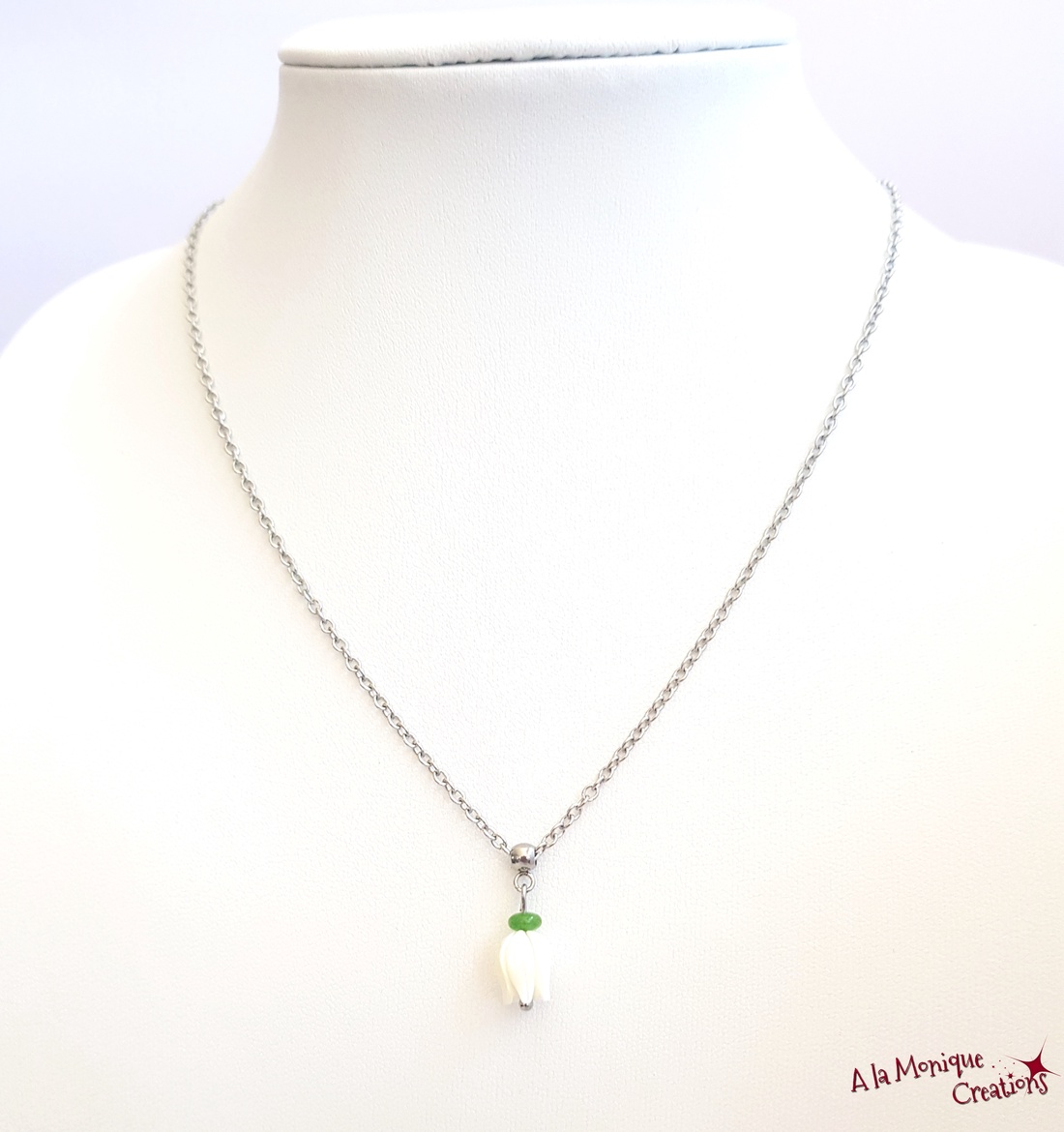 Colier cu sidef alb si jad verde - bijuterii - coliere - coliere cu pandative - Artynos.ro