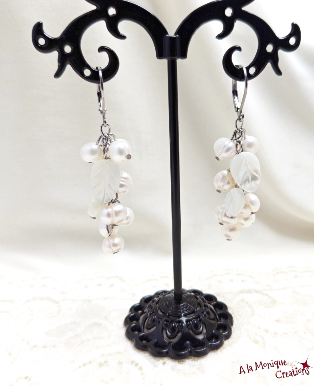 Cercei cu perle si frunze de sidef - bijuterii - cercei - cercei din pietre semiprețioase - Artynos.ro