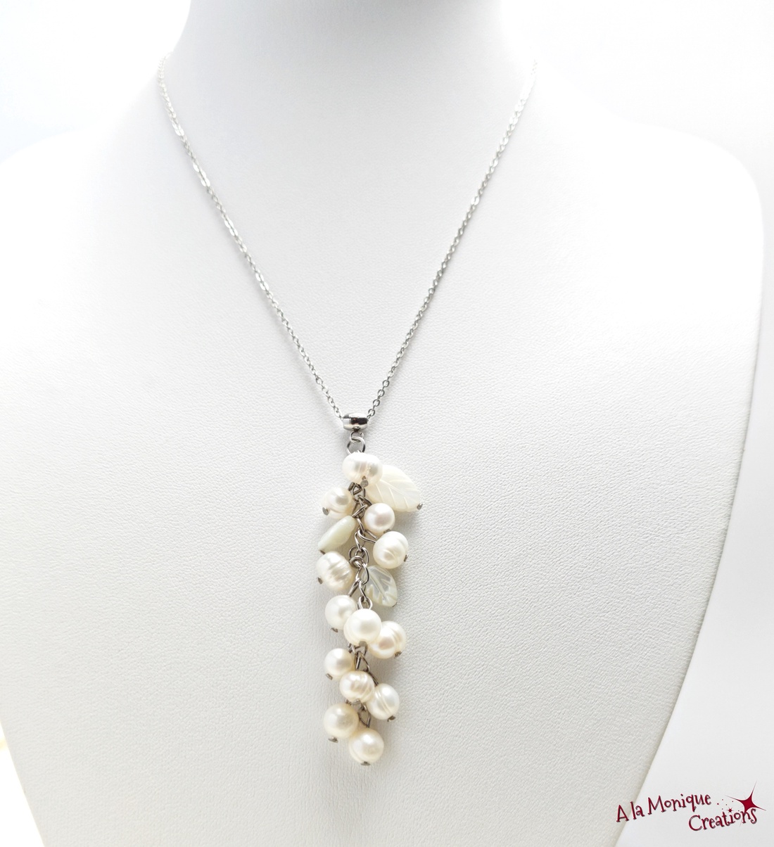 Colier cu perle si frunze de sidef - bijuterii - coliere - coliere cu pandative - Artynos.ro
