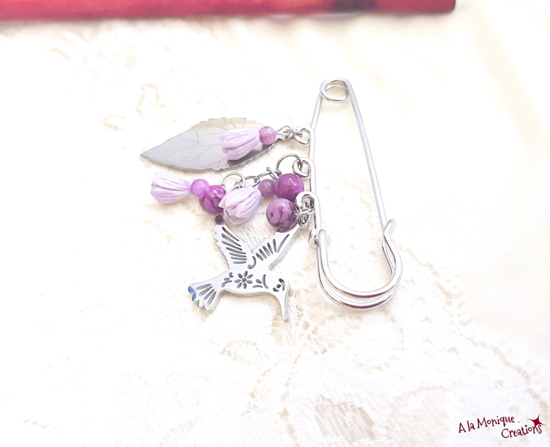 Brosa cu flori mov si agat - bijuterii - broșe - Artynos.ro