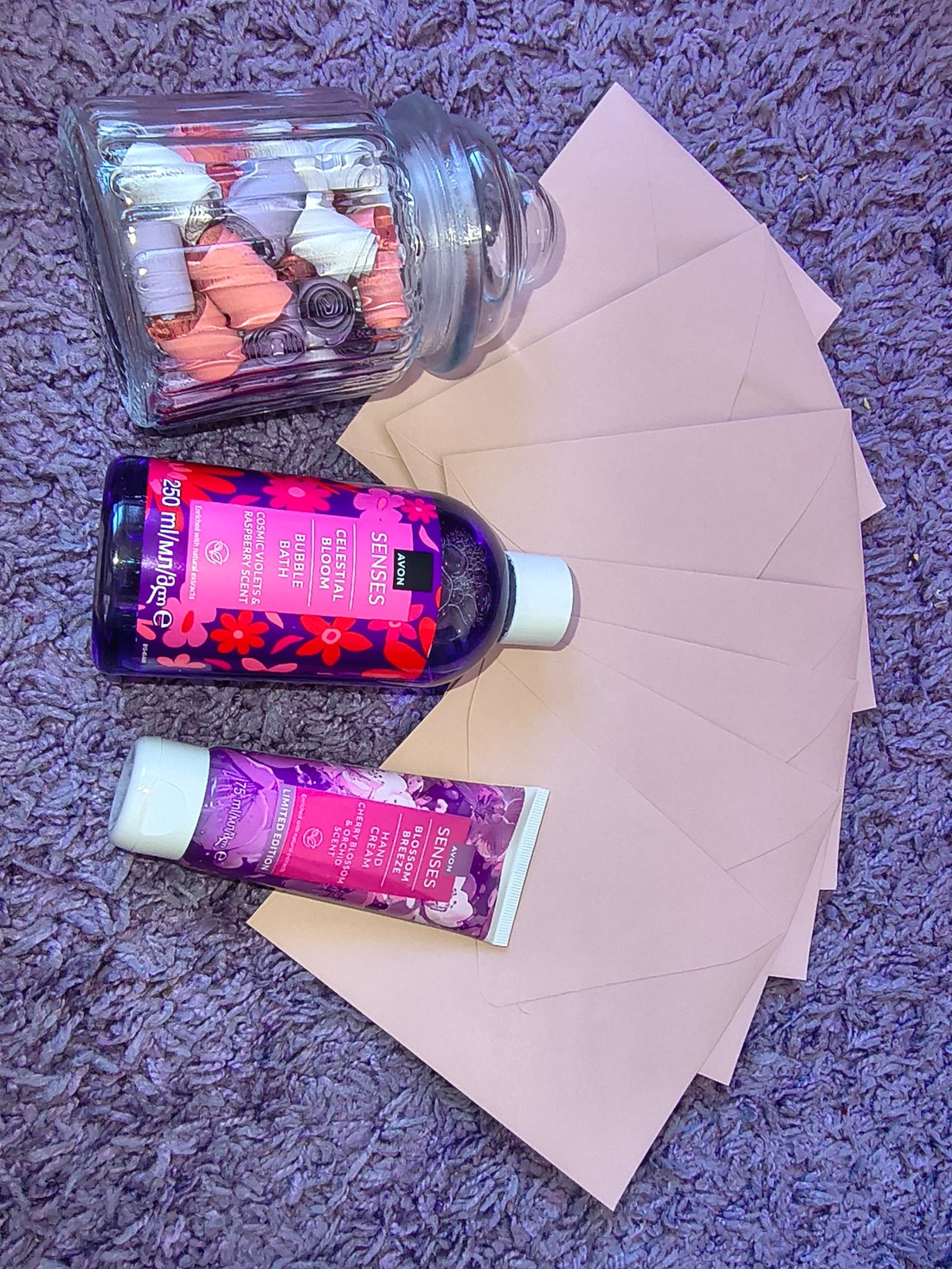  Cadou din suflet - set complet - 50 mesaje de icurajare, set de scrisori, 2 produse de ingrijire. - igienă și înfrumusețare - pachete cosmetice cadou - Artynos.ro