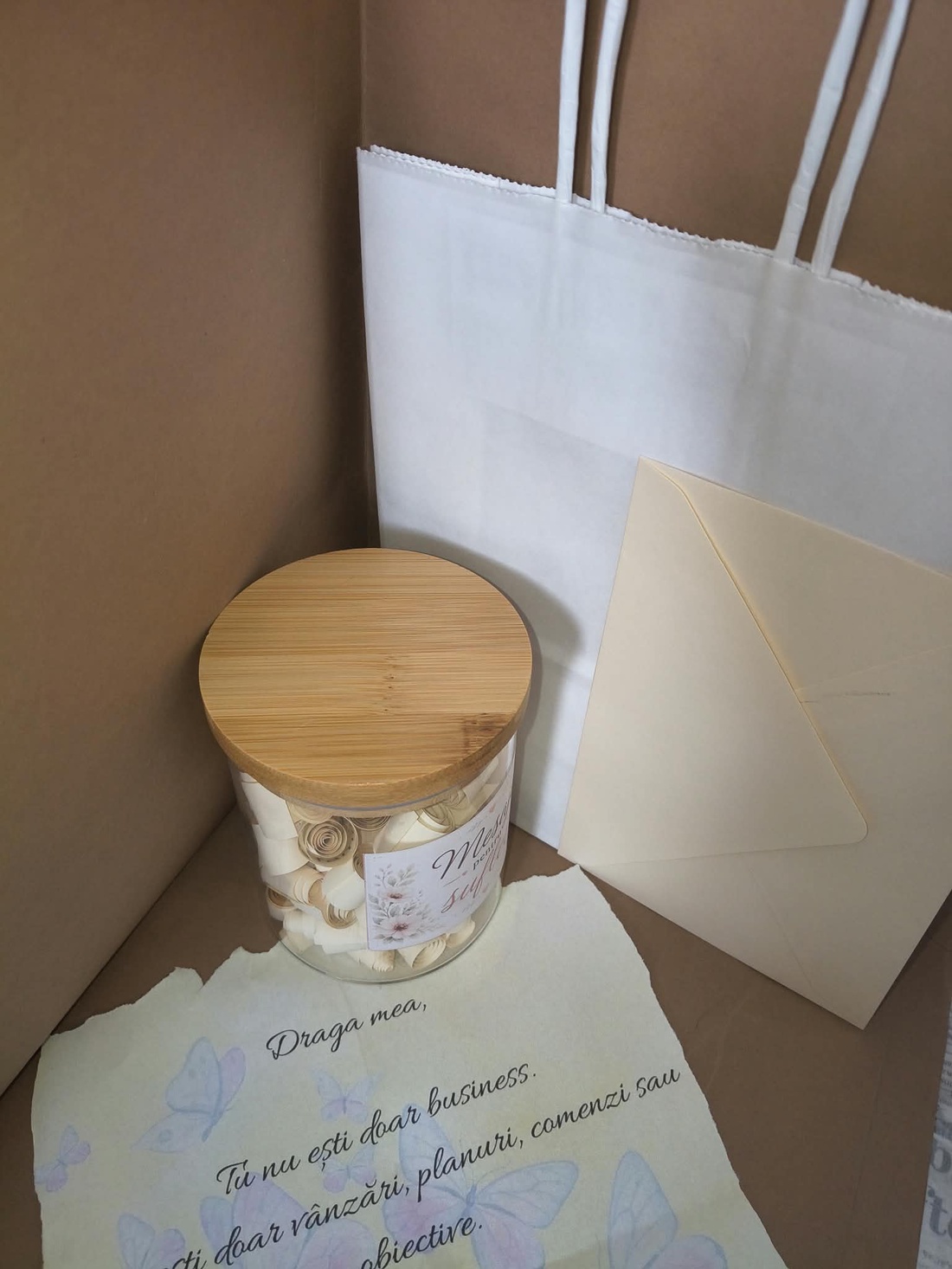 Cadou femeie � Borcan cu 100 de mesaje pentru suflet, scrisoare personalizată și pungă cadou - casă & stil de viață - seturi de cadou - Artynos.ro