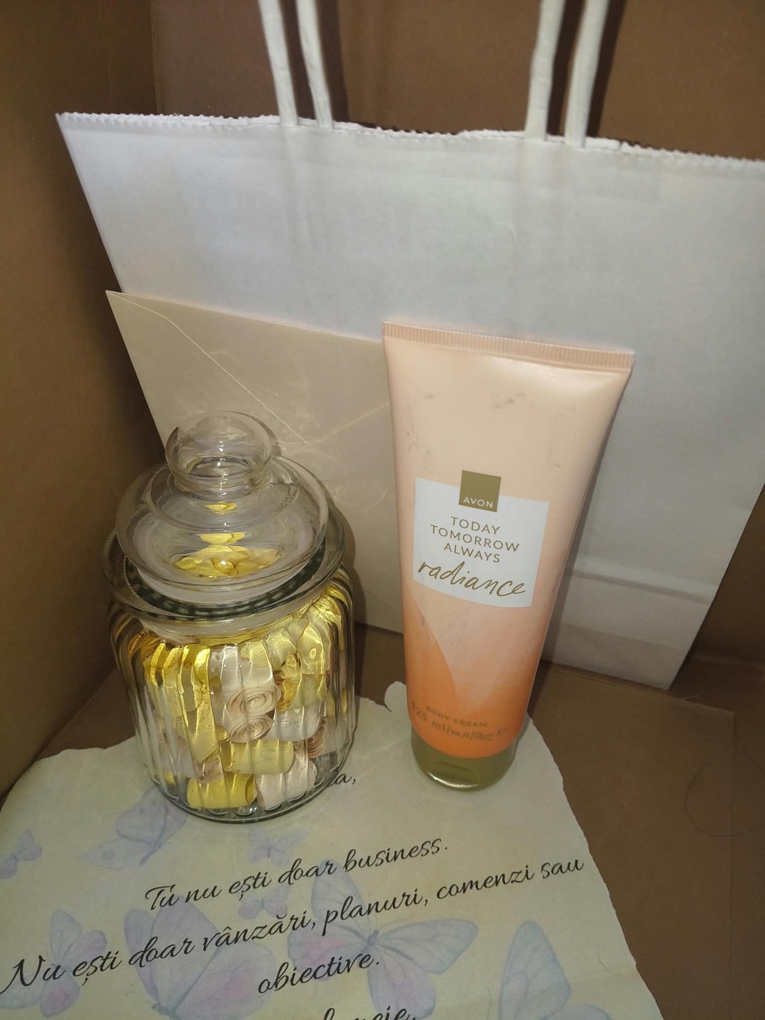 Set cadou pentru femeie � Loțiune de corp + borcan cu încurajări - igienă și înfrumusețare - produse de igienă personală - produse speciale pentru îngrijirea pielii - Artynos.ro