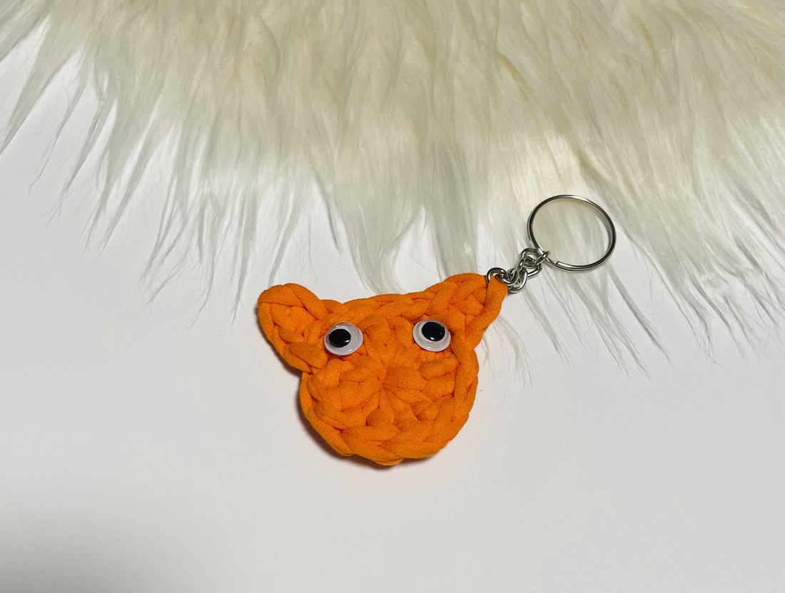 Breloc croșetat vulpiță - genți și portofele - accesorii genți - breloc - Artynos.ro