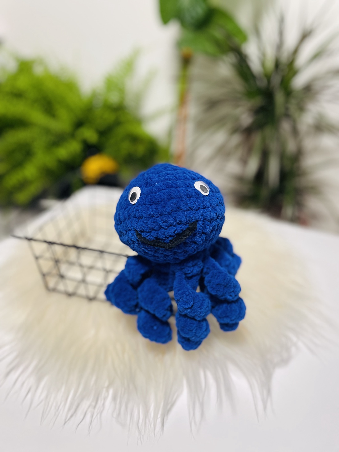 Caracatiță croșetată din catifea  jucărie moale și sigură, albastru închis - jucării și echipamente pentru copii - cadouri baby shower - Artynos.ro