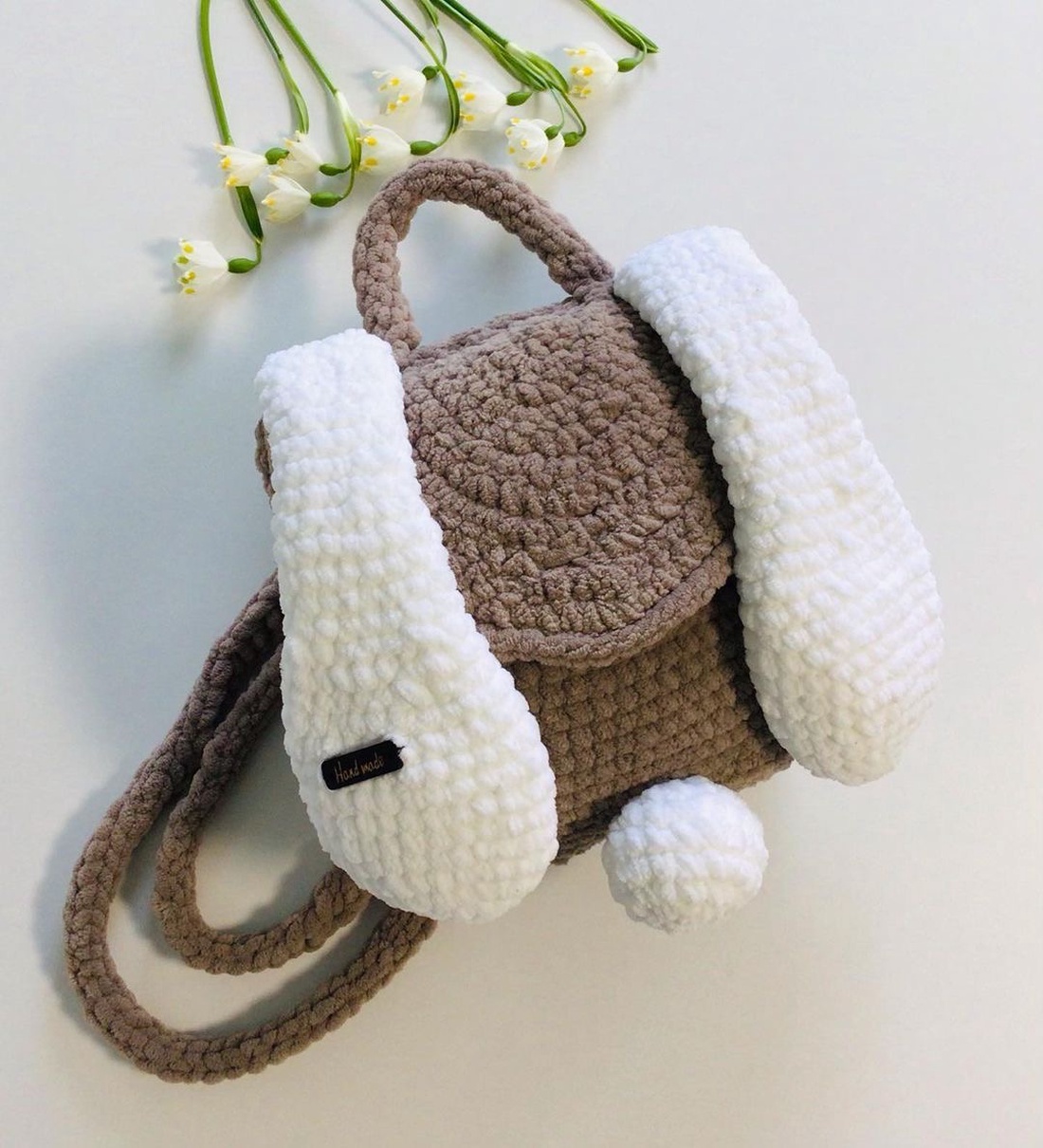 Rucsăcel croșetat iepuraș  accesoriu handmade pentru copii, culoare cacao cu lapte - jucării și echipamente pentru copii - saci și seturi pentru copii - rucsac și saci pentru copii - Artynos.ro