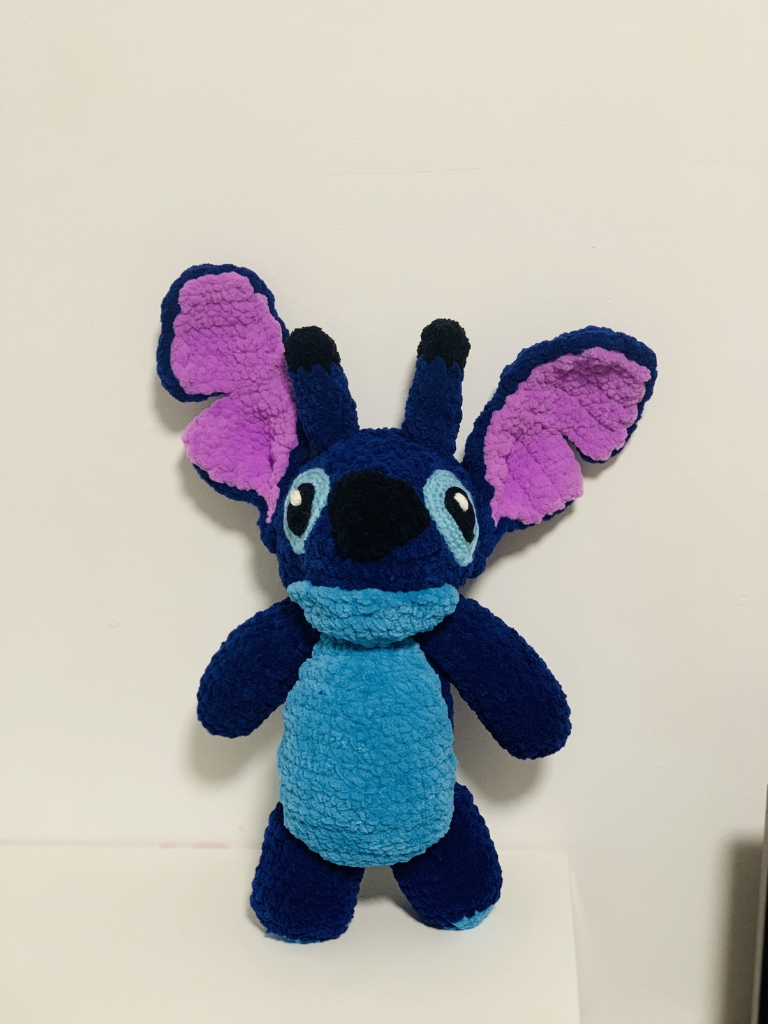 Jucărie croșetată Stitch  realizată manual din fir catifea moa - jucării și echipamente pentru copii - mașini mici, vehicule - mașinuță de jucărie - Artynos.ro