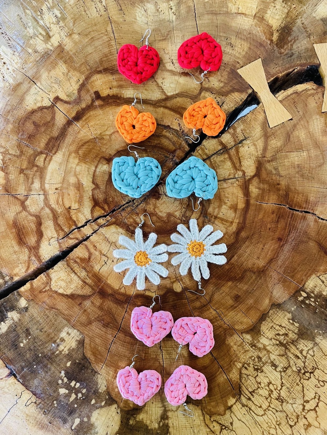 Cercei inimă croșetați  accesorii handmade portocalii din fir de bumbac - bijuterii - cercei - cercei lungi - Artynos.ro Cercei inimă croșetați  accesorii handmade portocalii din fir de bumbac - bijuterii - cercei - cercei lungi - Artynos.ro