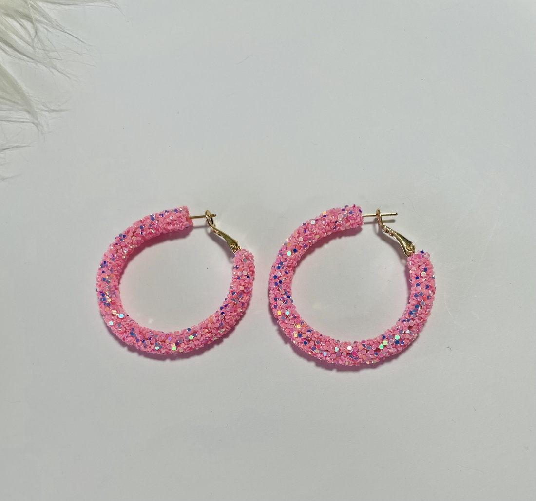 Cercei tip cerc cu pietricele roz � feminitate și rafinament - accesorii nuntă - bijuterii mireasă - cercei mireasă - Artynos.ro