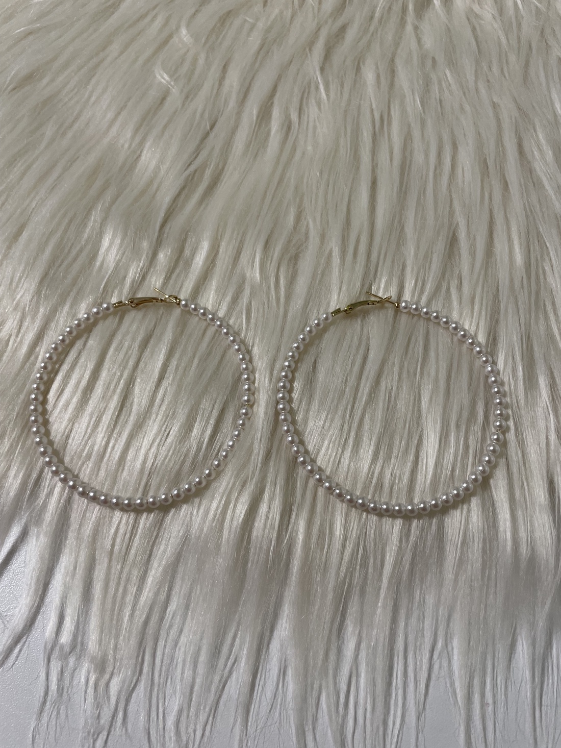 Cercei rotunzi cu perle - accesorii nuntă - bijuterii mireasă - cercei mireasă - Artynos.ro